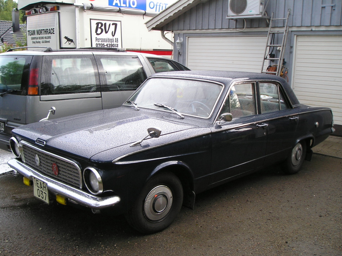 Chrysler Valiant V200 4dr