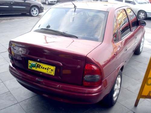 Chevrolet Corsa Sedan 10