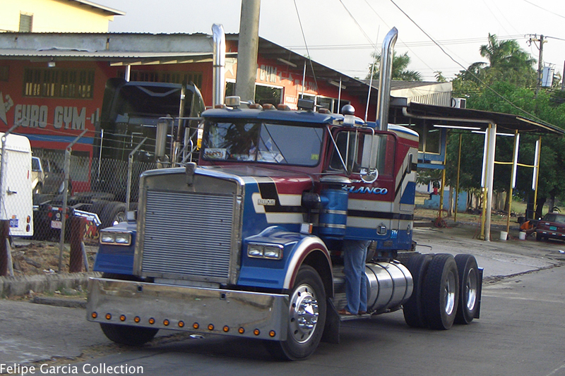 Kenworth W900B Kenworth W900B