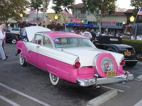 Ford Fairlane Crown Victoria