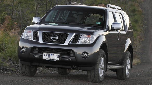 Nissan Pathfinder ST V6