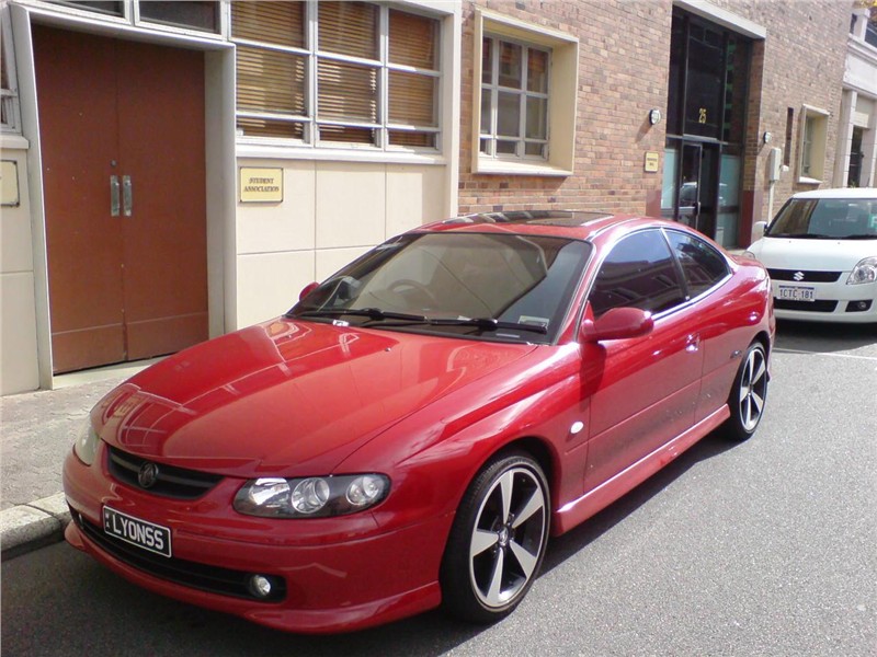 Holden Monaro CV8R