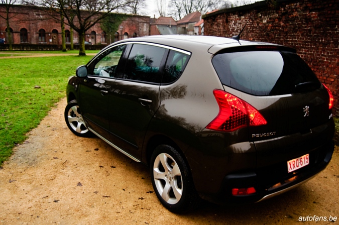 Peugeot 3008 16 HDi Premium