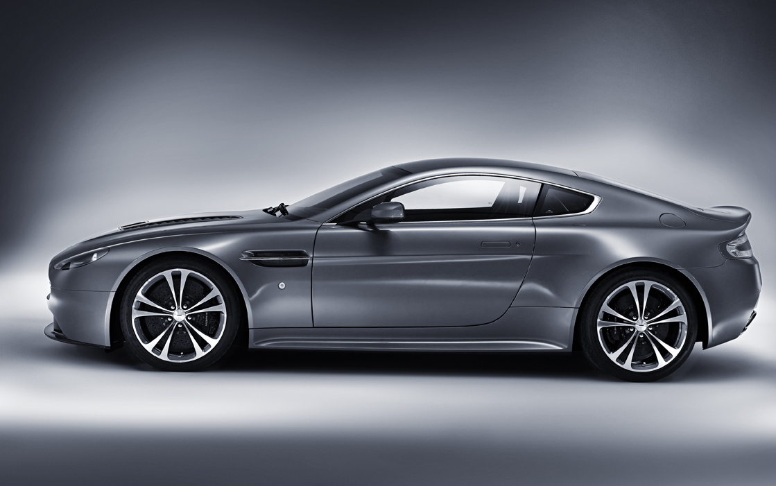 Aston Martin DB9 V12