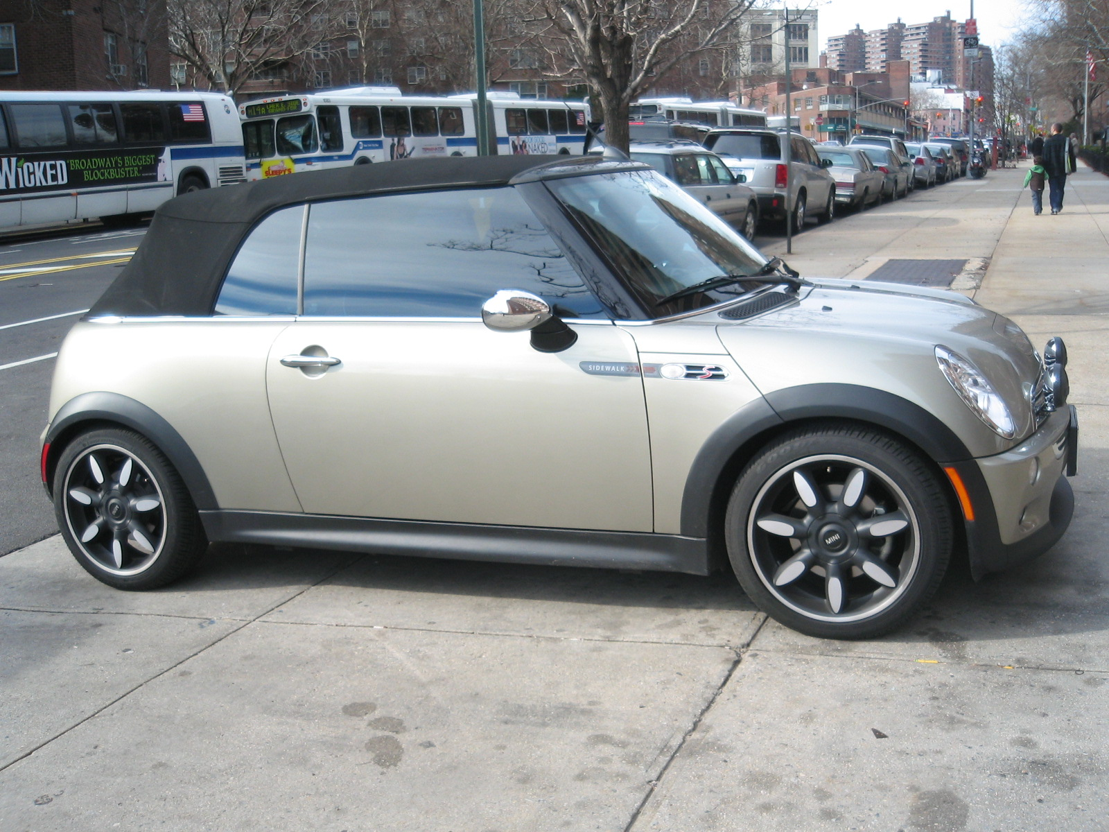 Mini Cooper S Sidewalk