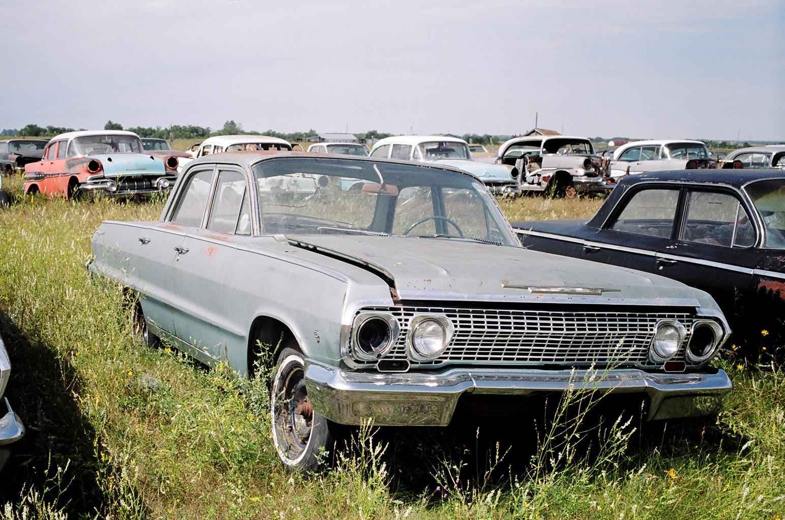 Chevrolet Biscayne 4-dr Sed