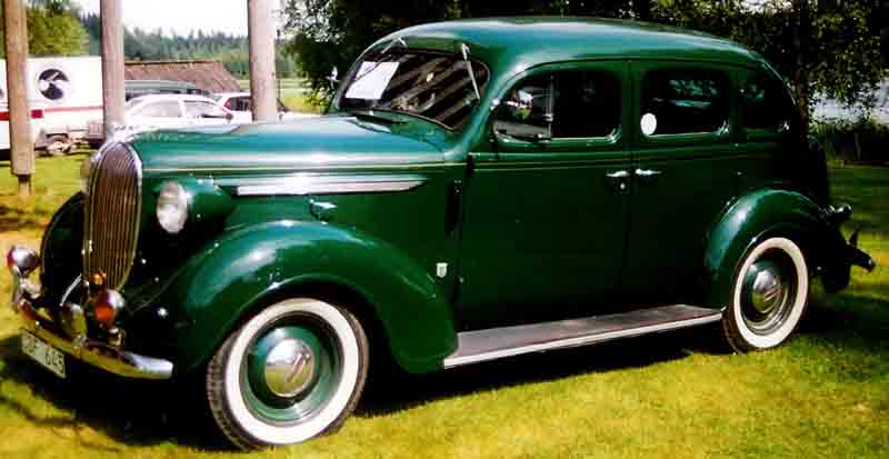 Plymouth P-6 De Luxe