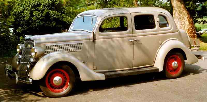 Ford Model 81A V8 Deluxe Phaeton