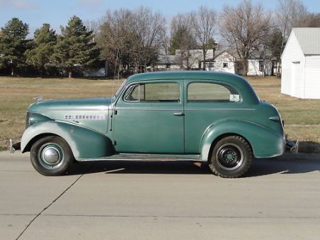 Chevrolet DeLuxe 2-dr Sedan