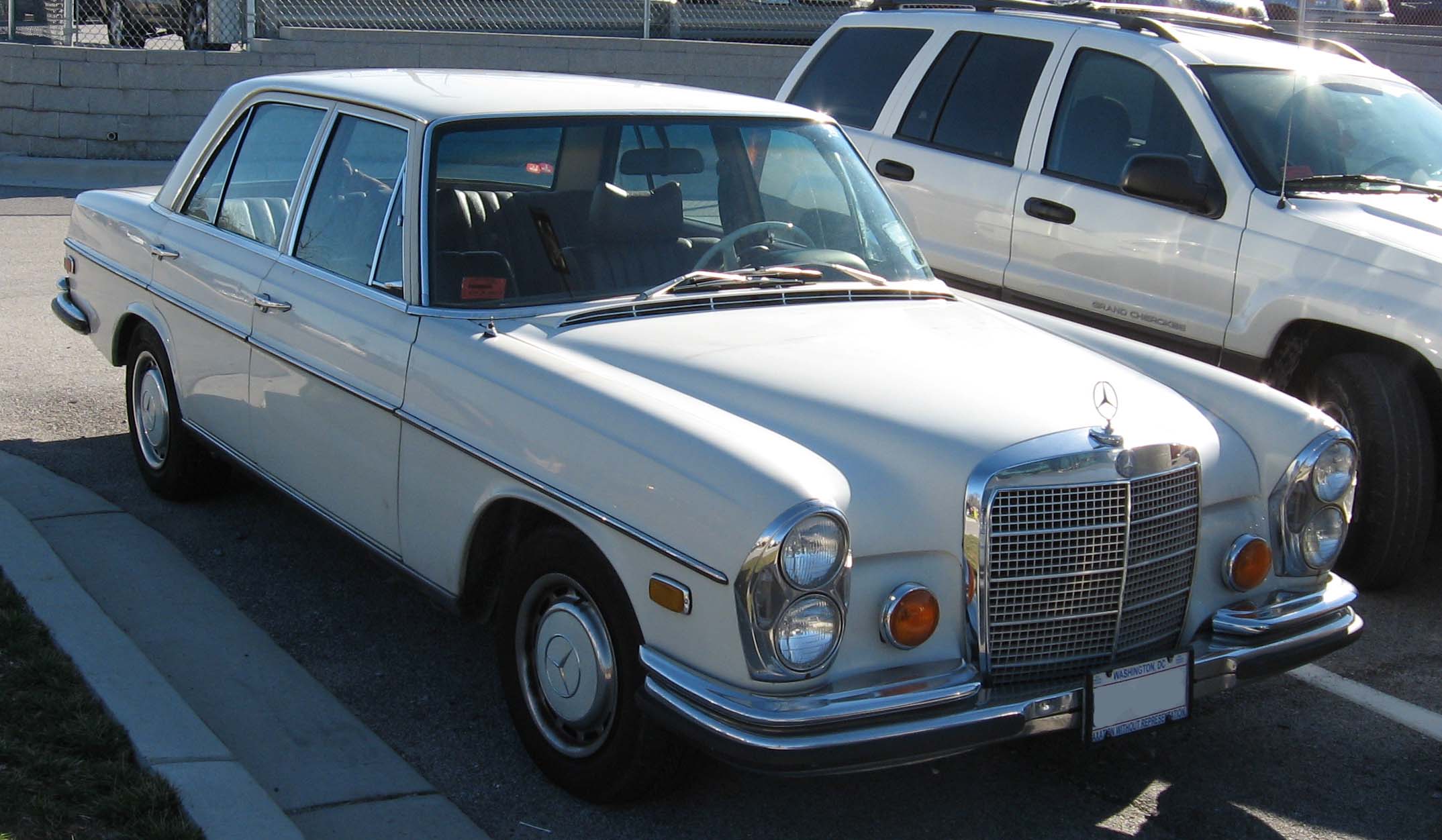 Mercedes Benz 280SE