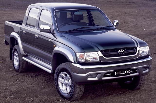 Toyota Hilux 28D SR5