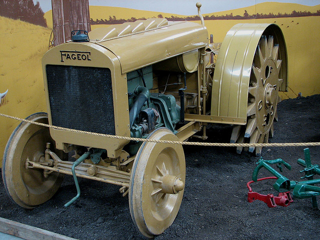 Fageol Model 9-12 Gas Tractor