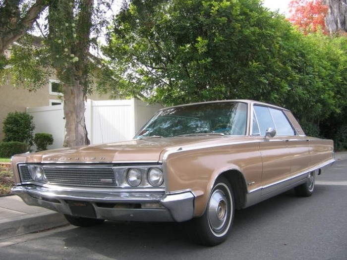 Chrysler New Yorker Newport 2dr HT