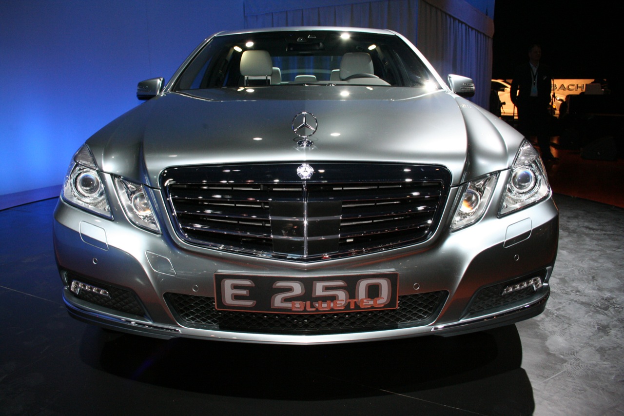 Mercedes-Benz ES-250