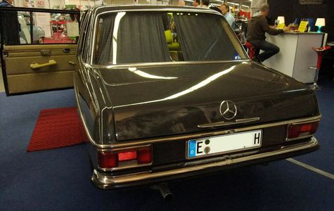 Mercedes-Benz 2306