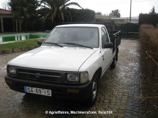 Toyota Hilux 24D