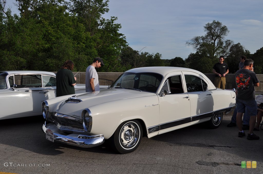 Kaiser Special sedan