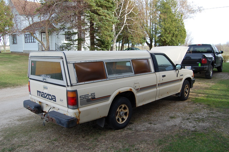 Mazda B2000 SE-5