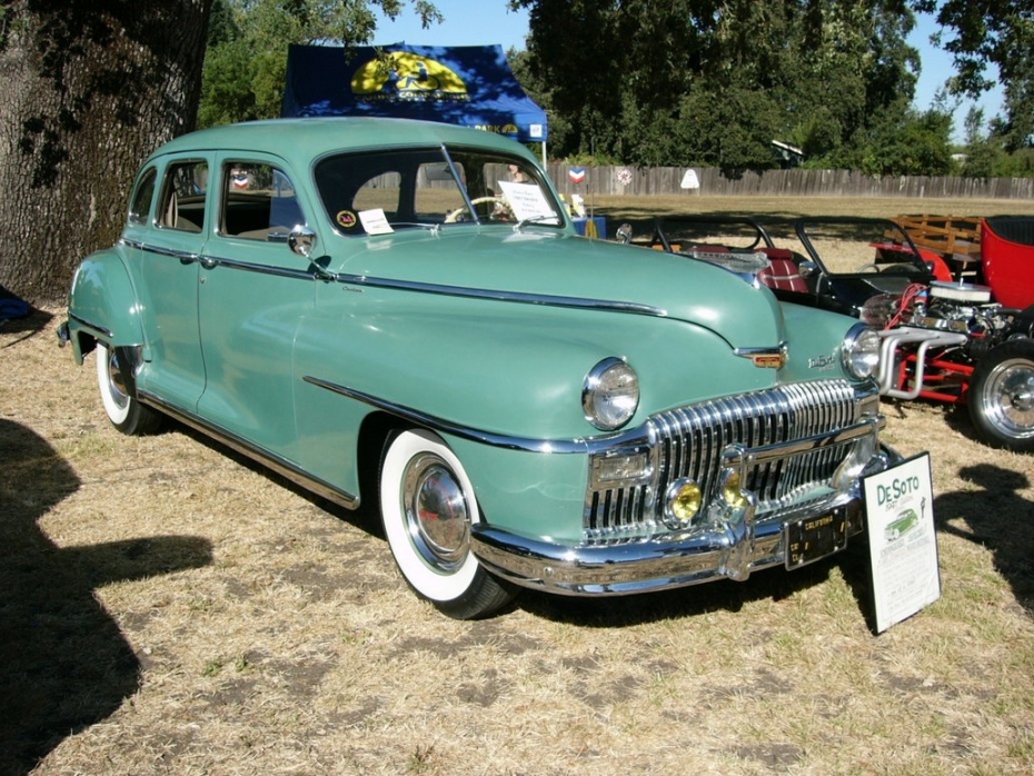 De Soto 4-dr Sedan