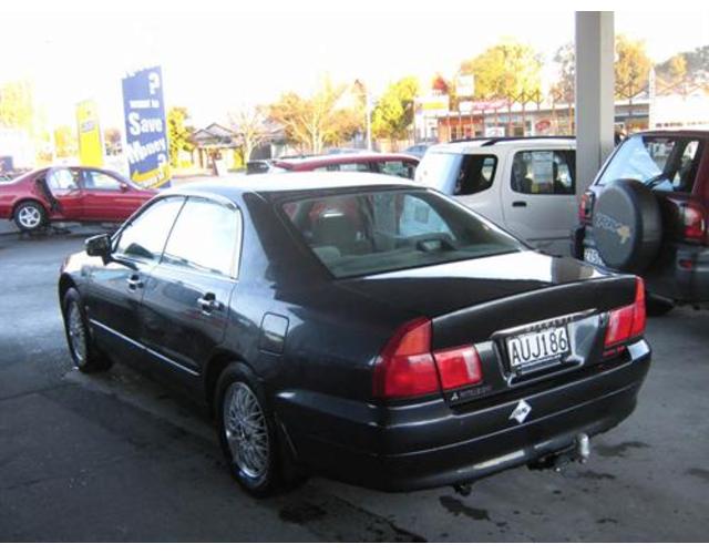 Mitsubishi Diamante 30M SE