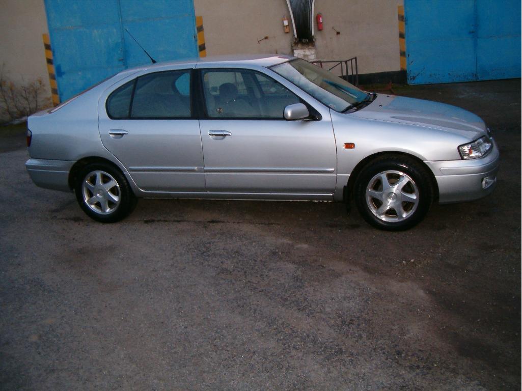 Nissan Primera 20 SES