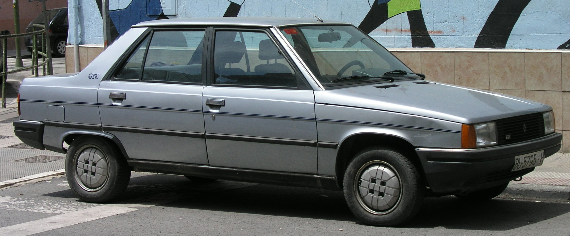 Renault 9