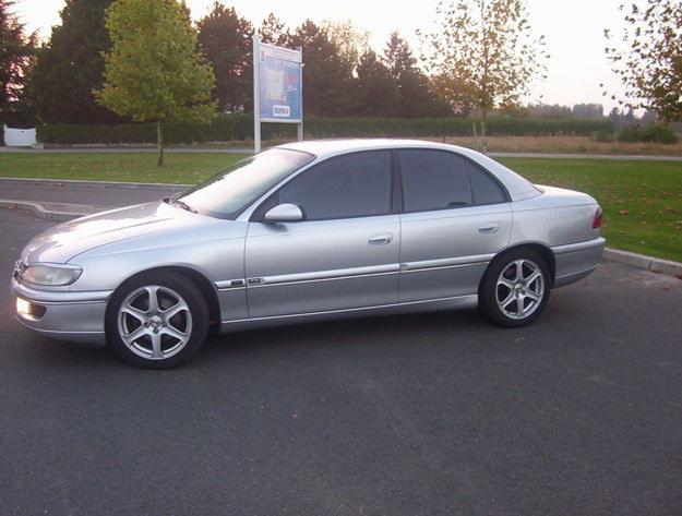 Opel Omega 25