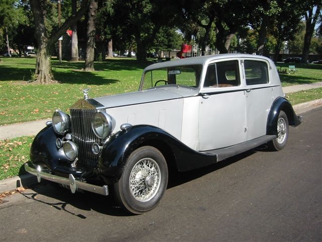 Rolls Royce Wraith Park Ward saloon