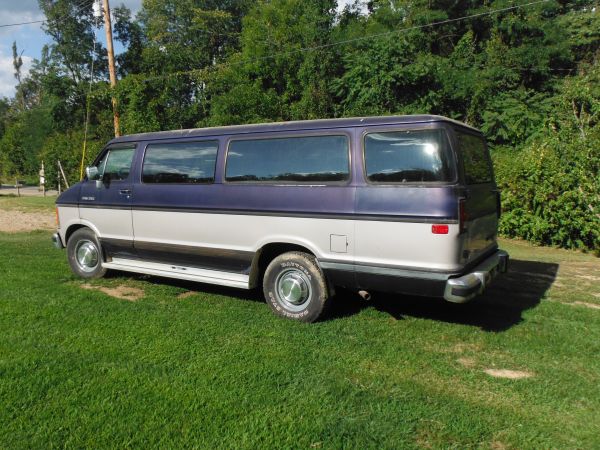 Dodge Ram B 350 Van