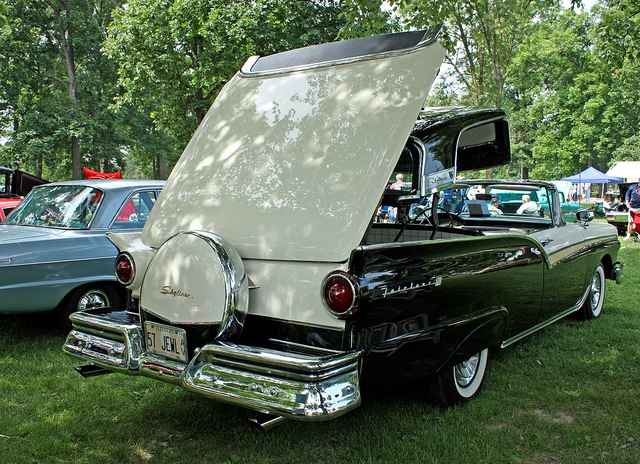 Ford Fairlane 500 Skyliner convertible