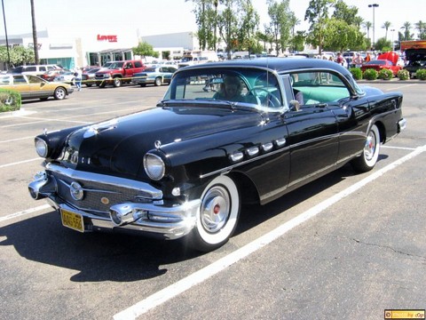 Buick Roadmaster 75 2dr HT