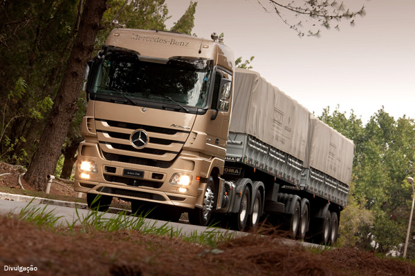 Mercedes-Benz Actros 2546