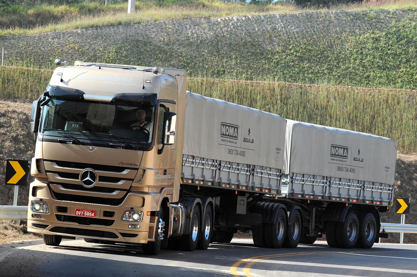 Mercedes-Benz Actros 2546