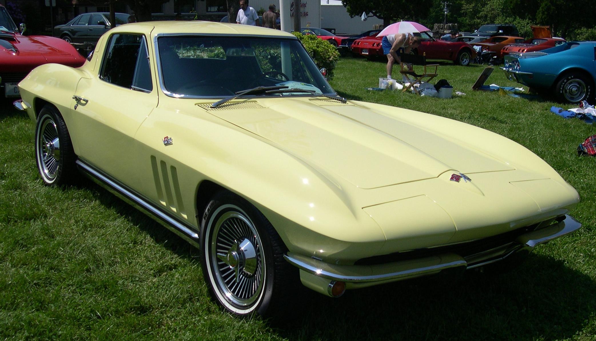 Chevrolet Corvette C2 Sting Ray Coupe