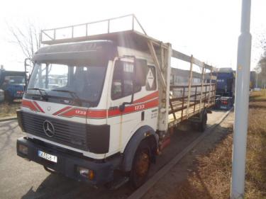 Mercedes-Benz 1733 EPS