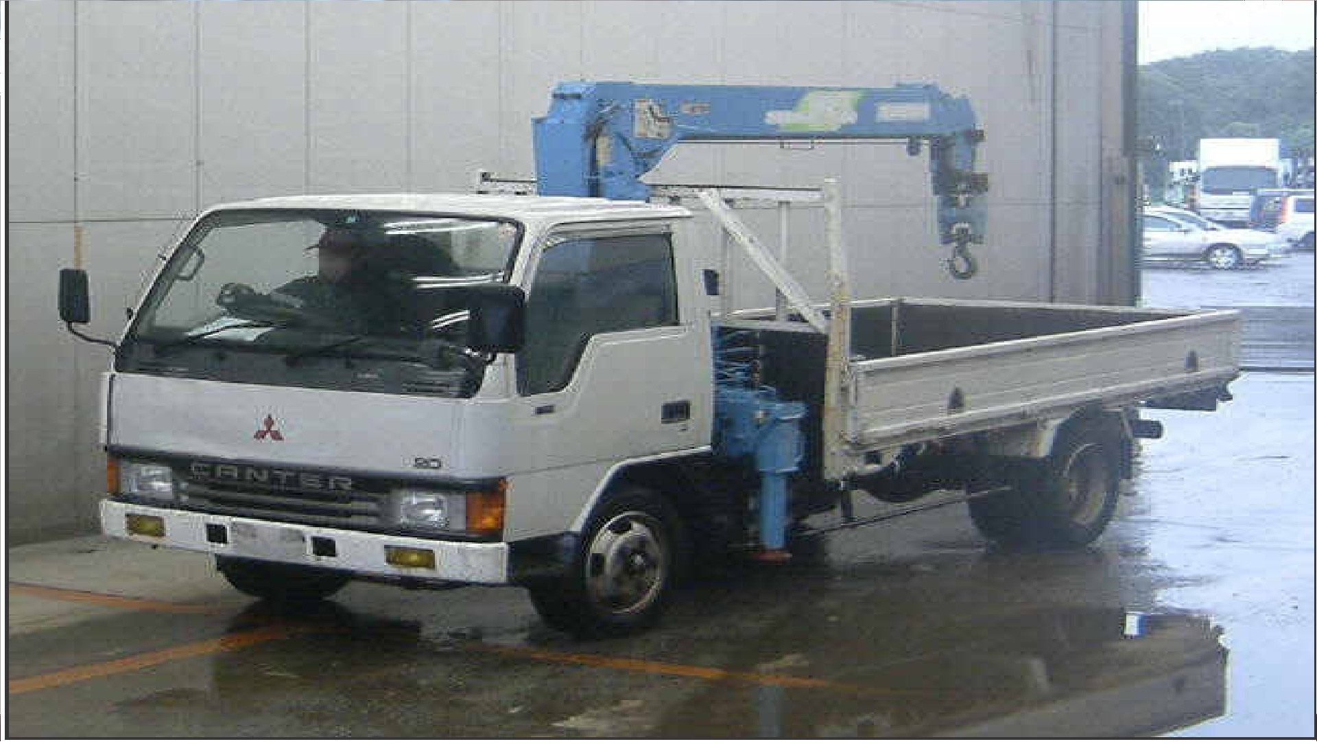 Mitsubishi Canter FE337