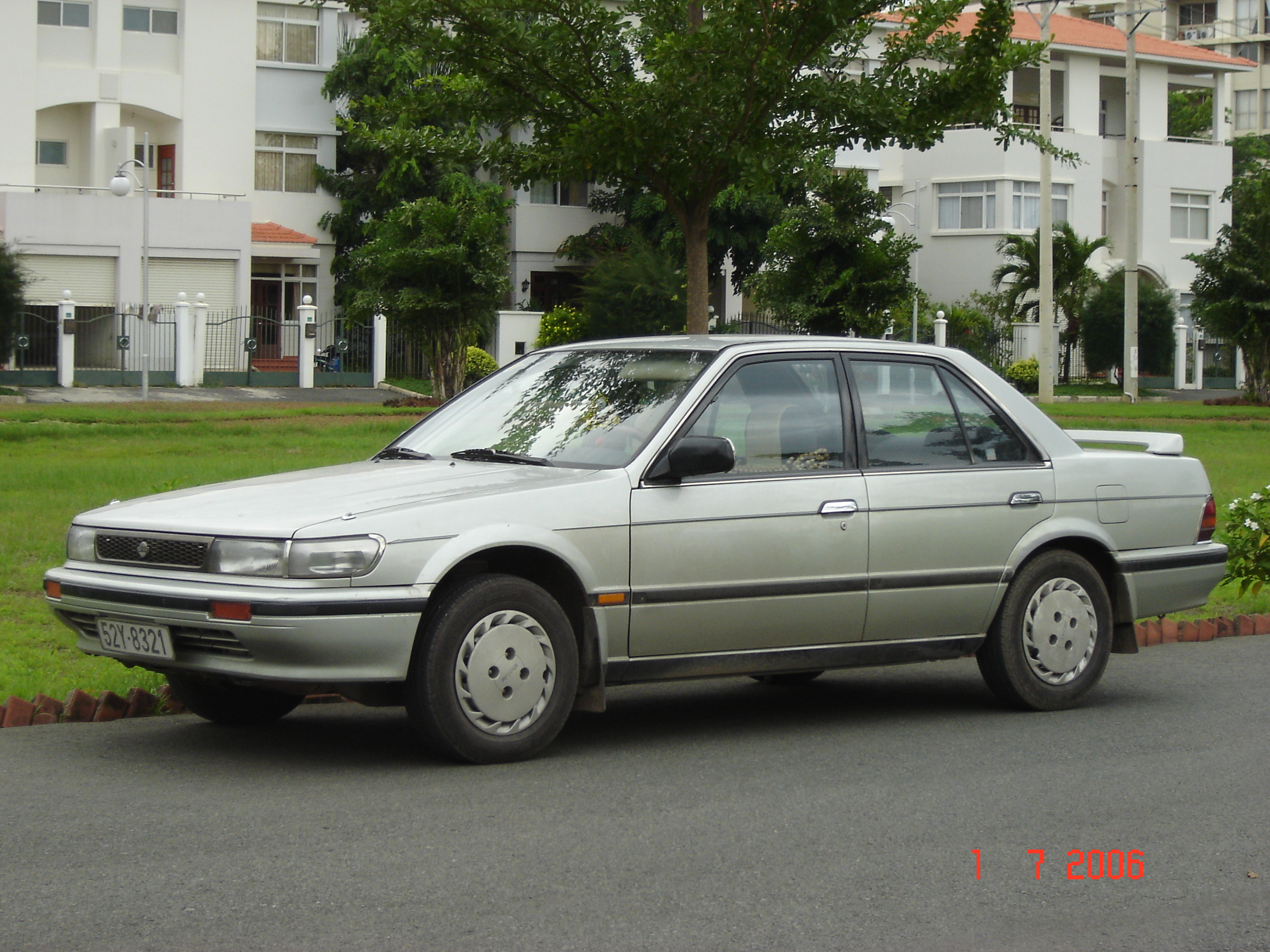 Nissan Bluebird Se Saloon