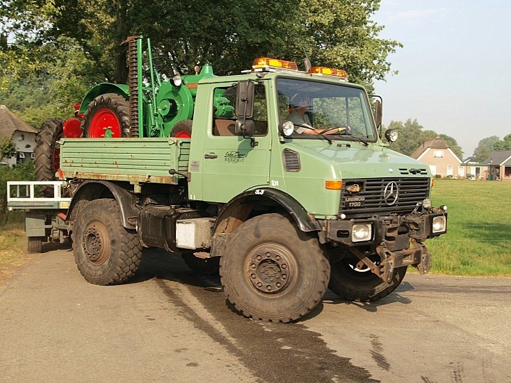 Mercedes-Benz Unimog 1700