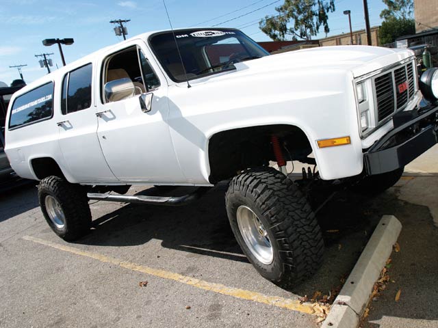 GMC Suburban 4x4