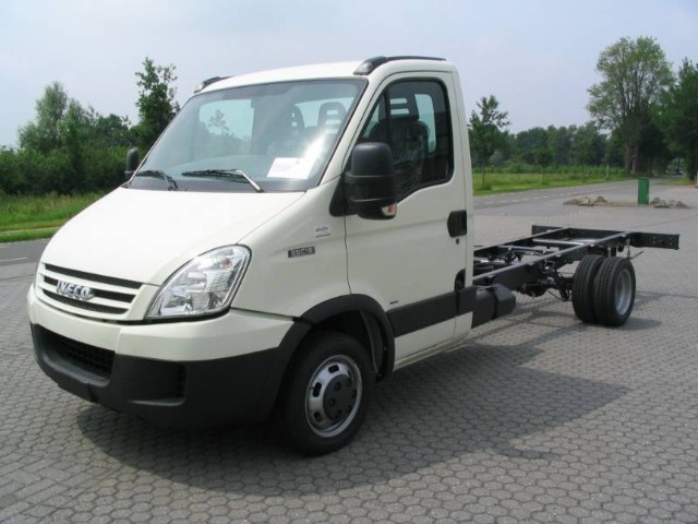 Iveco 35C18