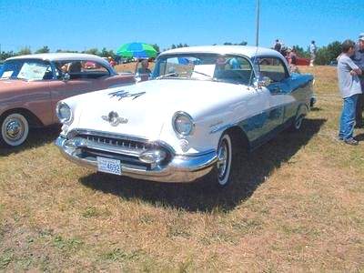 Oldsmobile 98 Holiday 4dr