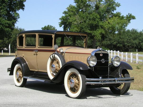 Studebaker Dictator sedan