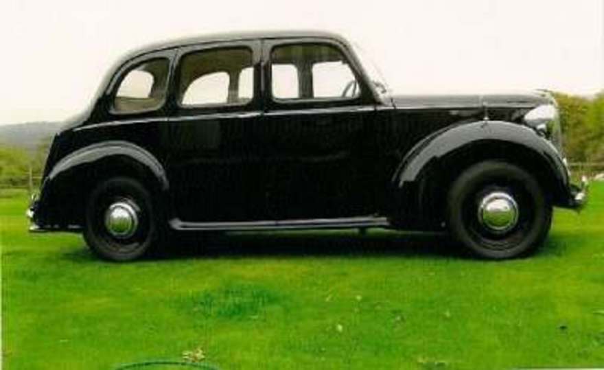 Lanchester LD10 saloon