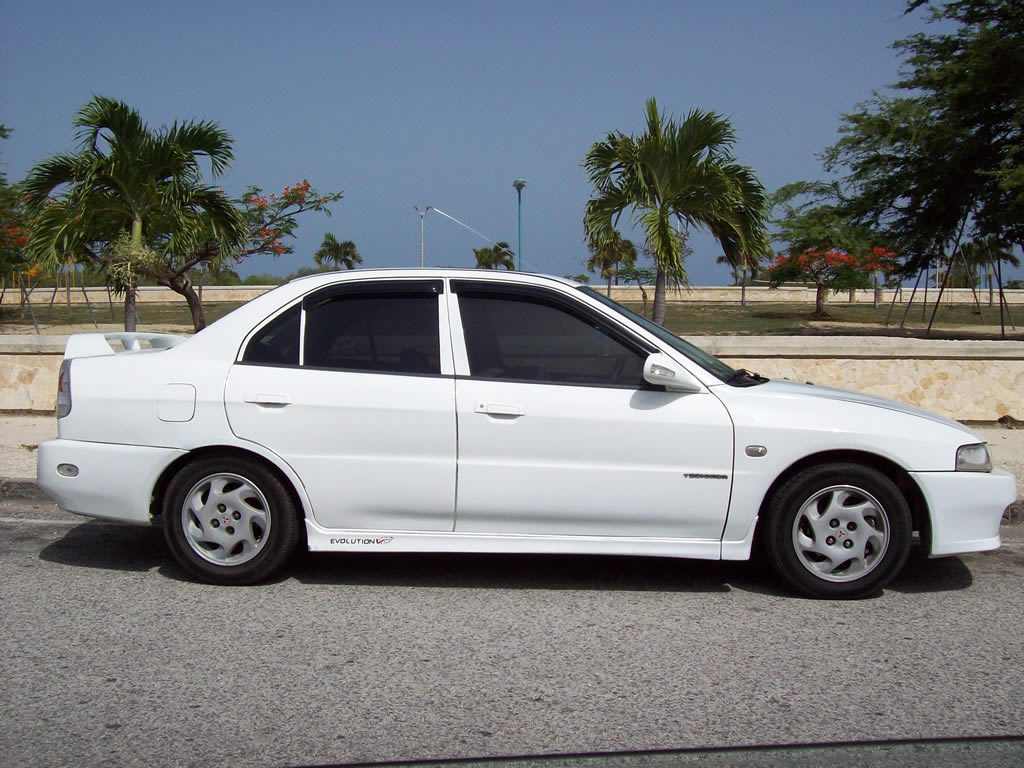 Mitsubishi Mirage Tecnica