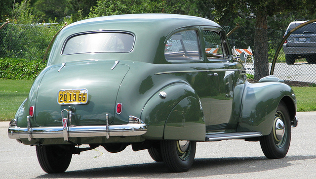 Chevrolet Master de Luxe 2dr town sedan