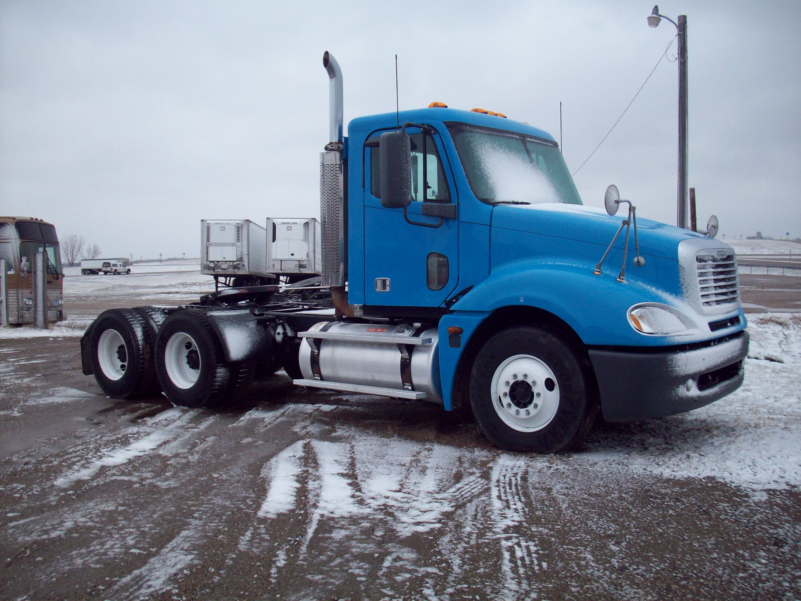 Freightliner Columbia Series CL 120