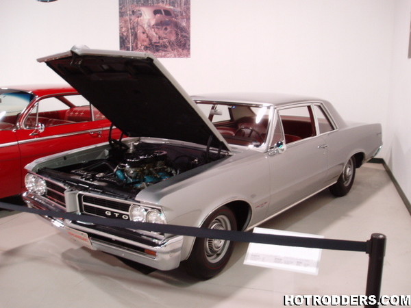 Pontiac Chieftain 4-dr Hardtop