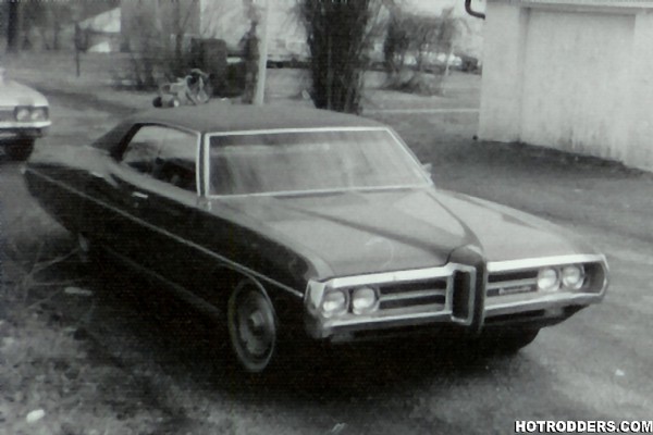 Pontiac Chieftain 4-dr Hardtop