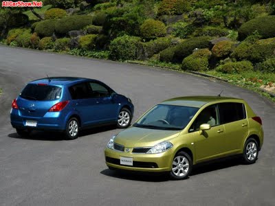 Nissan Tiida SE 16 Hatchback