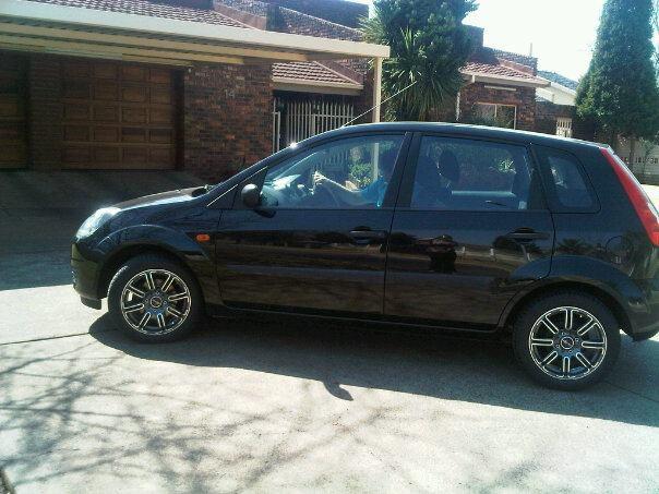 Ford Fiesta 14